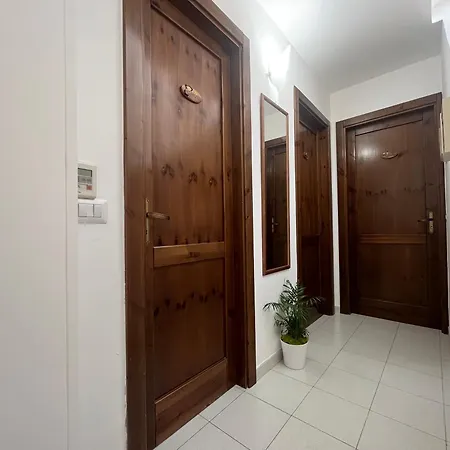 Sea Blue - Big House Near Sea & Station Апартаменты Отранто